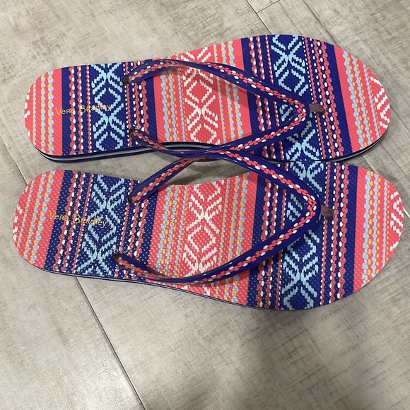 Vera Bradley Shoes - NWOT Vera Bradley flip flops